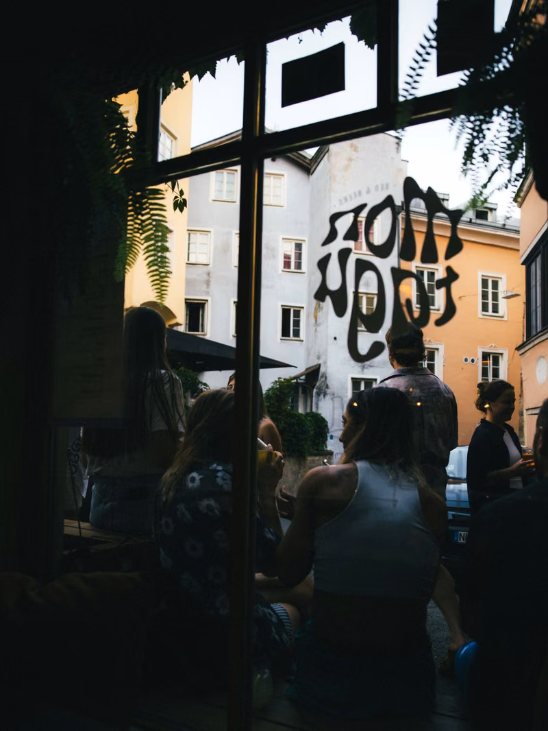 a few more summer nights on the terrace? yes please 🤝

#localbar #innsbruckbar #localbeer #homemade