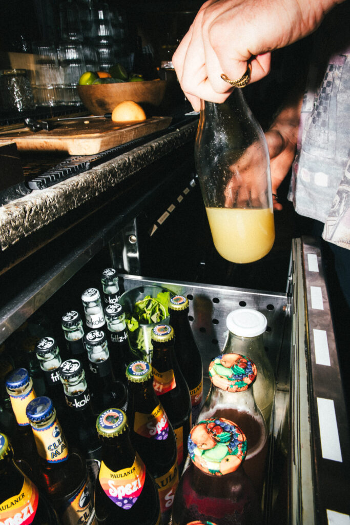 Montagu Bed And Beers Cocktail Bar Hostel Innsbruck Austria Limo Spezi Scaled 1