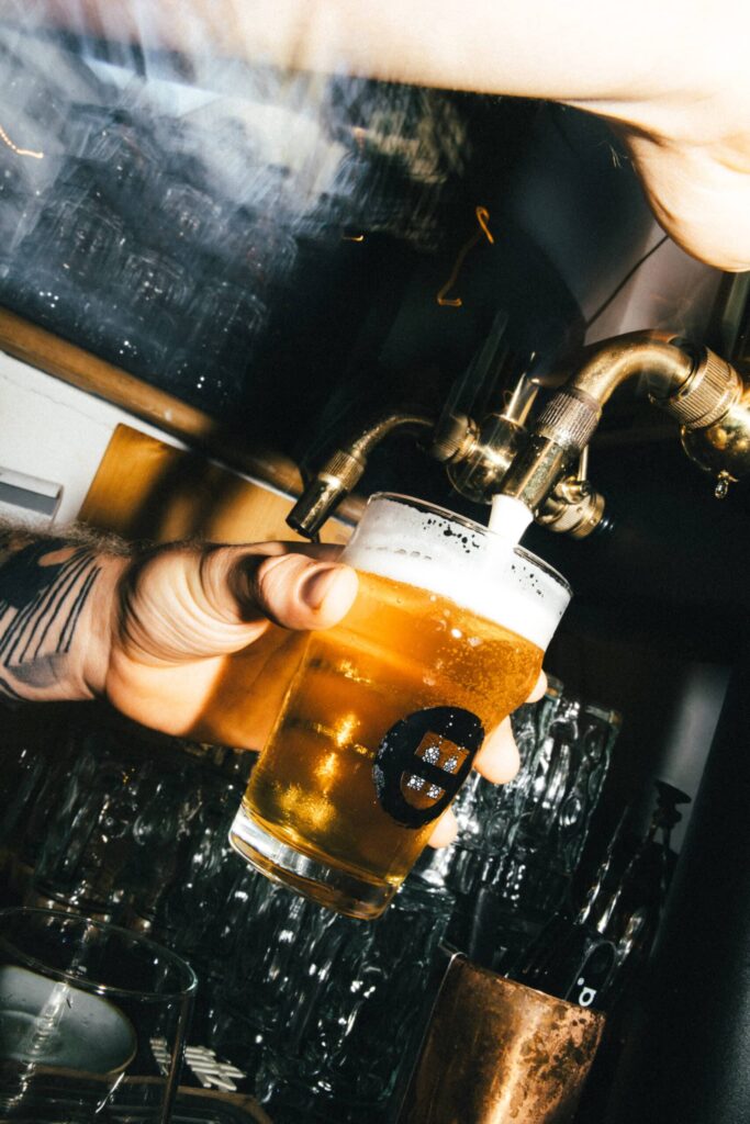 Montagu Bed And Beers Cocktail Bar Hostel Innsbruck Austria Party Lifestyle Scaled 1