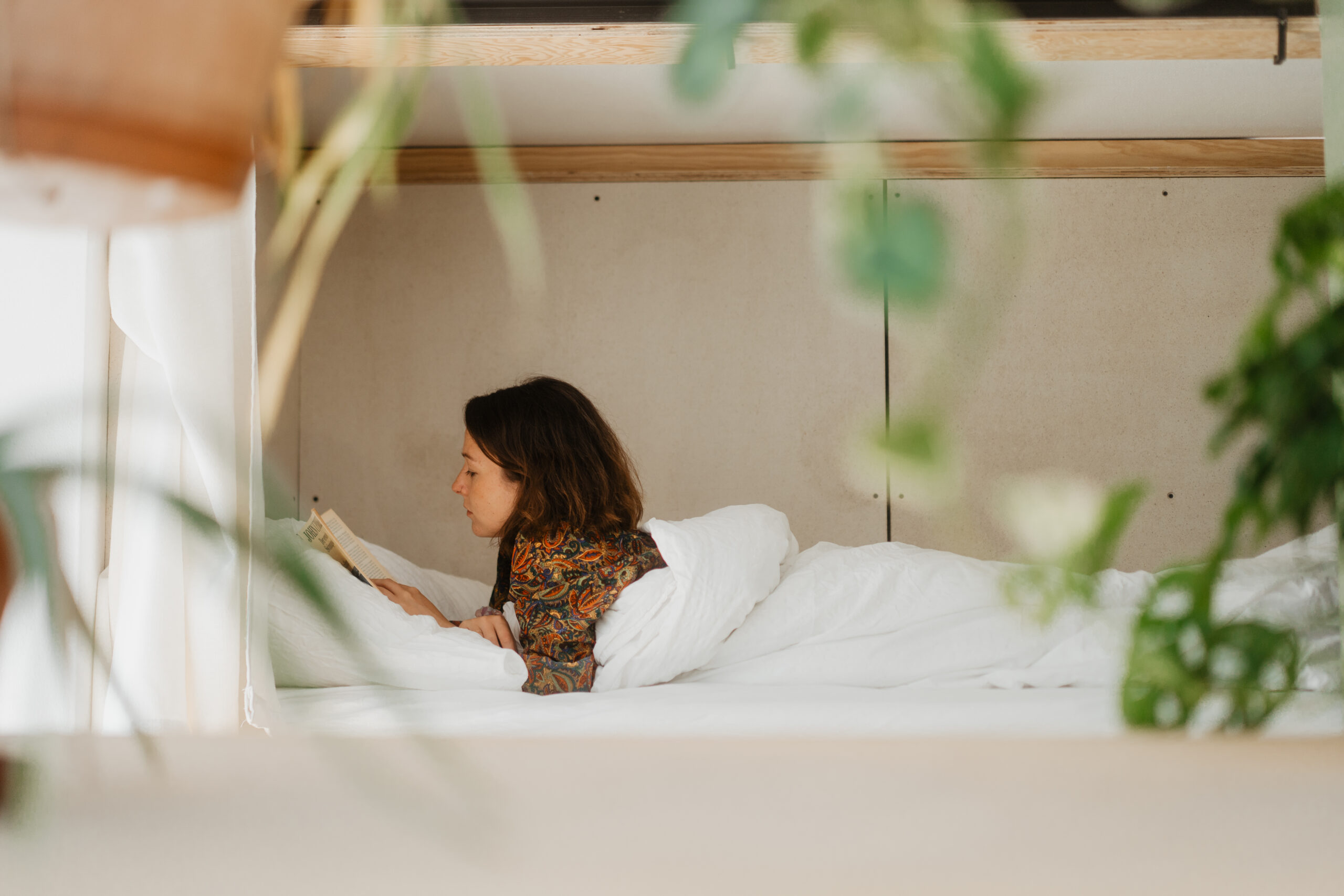Montagu Hostel Innsbruck Reading A Book In Bed